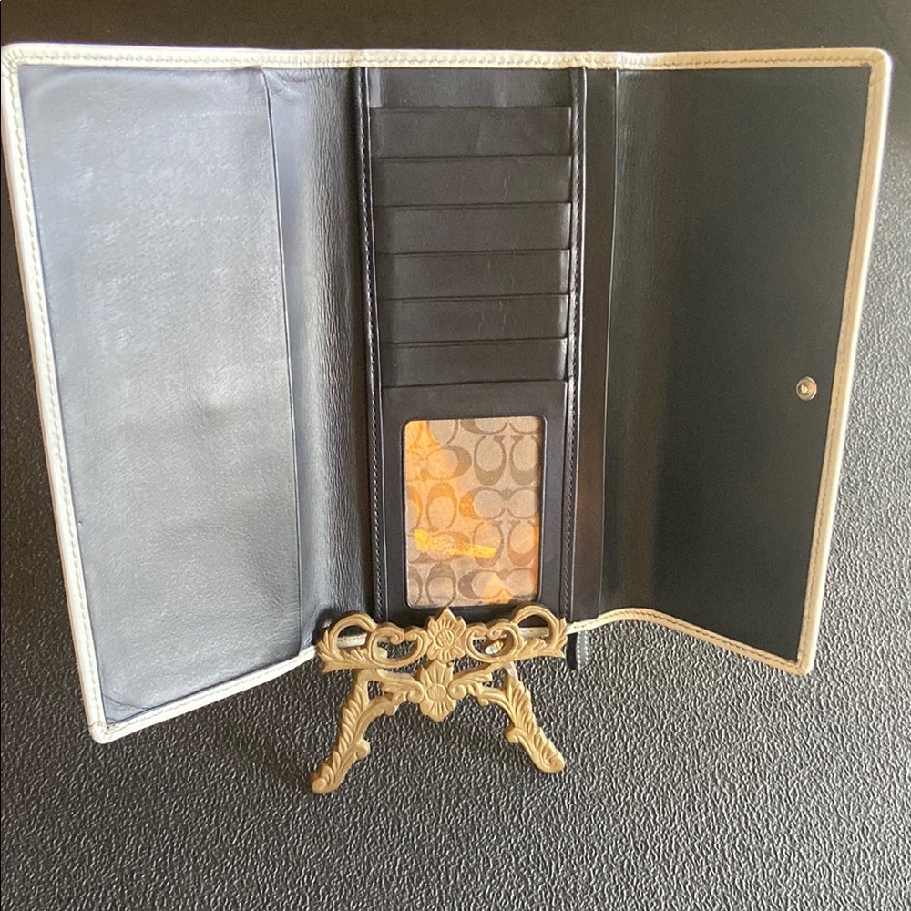 Coach Black and Cream Wallet - Picture 4 of 8